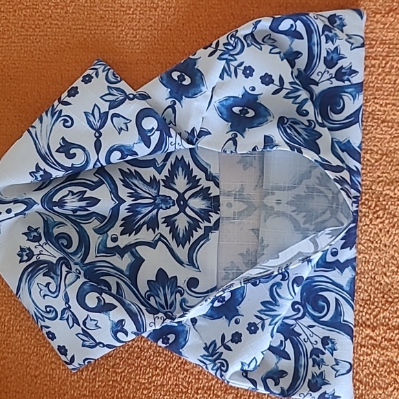 2 Accent Pillow covers - Picture 2 of 4